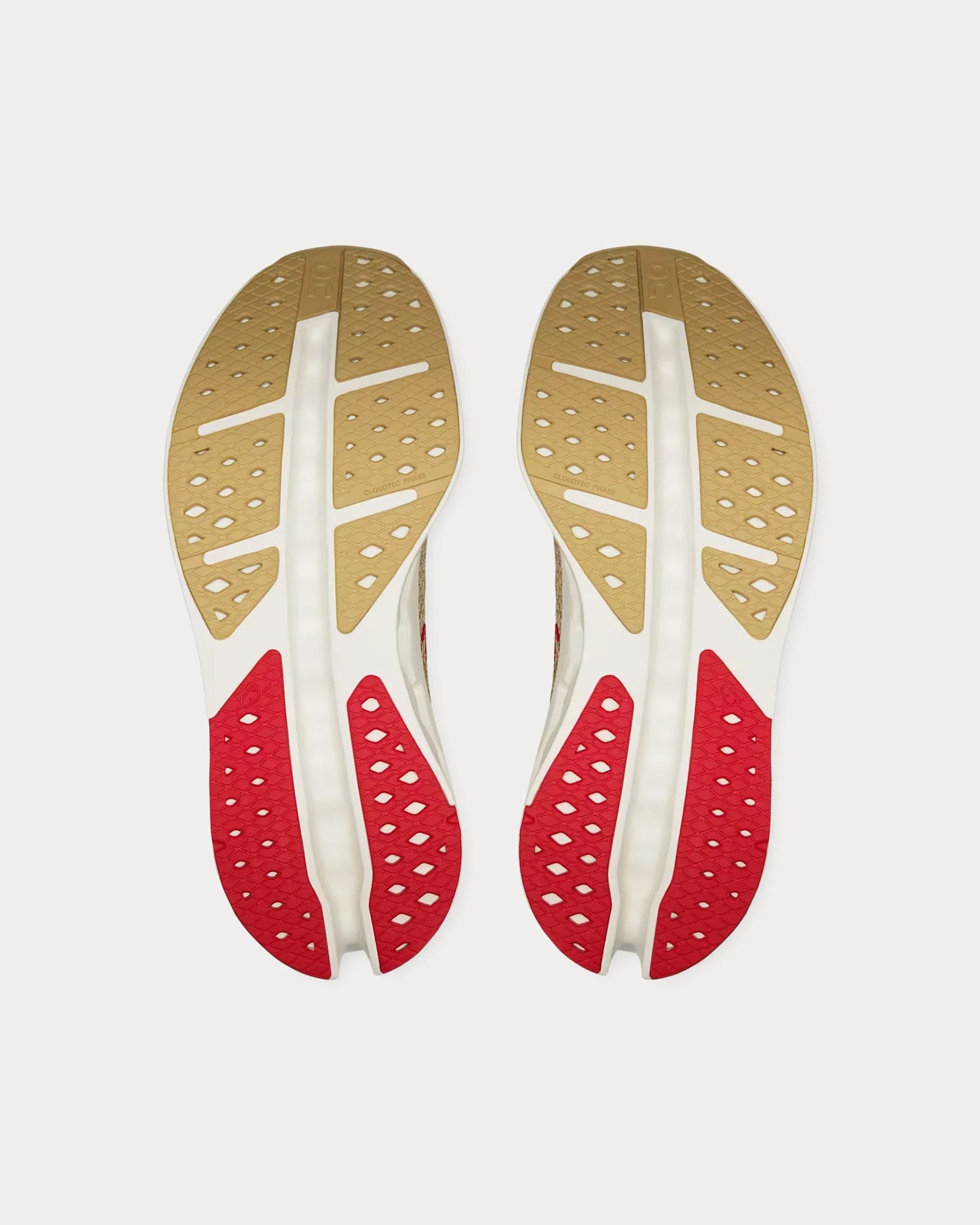 On 鈥�Cloudsurfer Max 鈥榊ear of the Horse鈥�Chai / Ivory Running Shoes